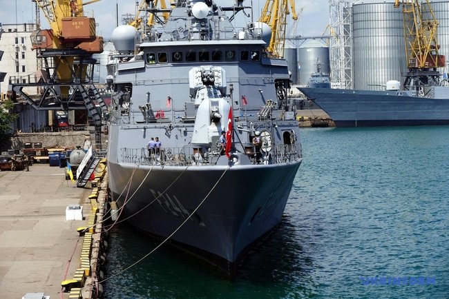Sea Breeze-2021: кораблі постійної морської групи НАТО прибули в порт Одеси 13 Sea Breeze-2021: кораблі постійної морської групи НАТО прибули в порт Одеси 13