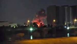 Посольство США в Багдаде атаковали дронами и ракетами, - CNN. ВИДЕО