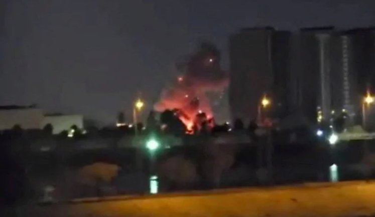 Посольство США в Багдаде атаковали дронами и ракетами, - CNN. ВИДЕО