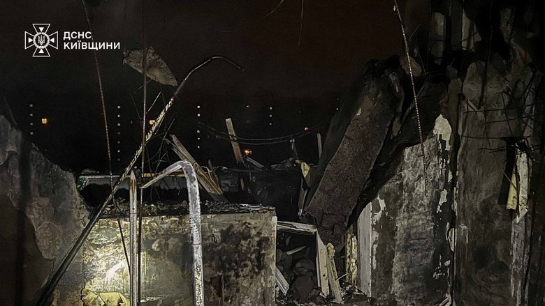 Зруйновано два поверхи: ДСНС показала наслідки нічного удару по Броварах