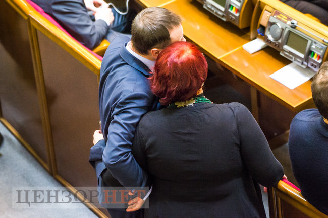 Прямое распоряжение Кивы, новый образ Тимошенко, фотожабы на Зеленского и сообщение от лисички Волошину из ОПЗЖ, - день работы ВР 17 ноября 01