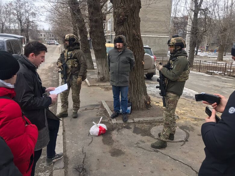 Керівника кадрового підрозділу батальйону тероборони викрито на хабарі: вимагав понад 1,2 млн грн за переведення 14 воїнів з фронту до тилу, - Офіс генпрокурора 01
