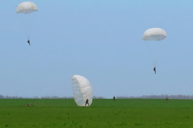 Airborne, Spetsnaz cadets performed landing drills in Odesa region 07