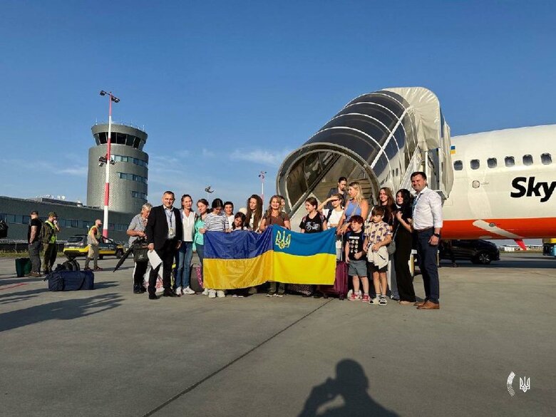 Україна евакуювала з Лівану 25 українців та одного громадянина Чехії, - МЗС