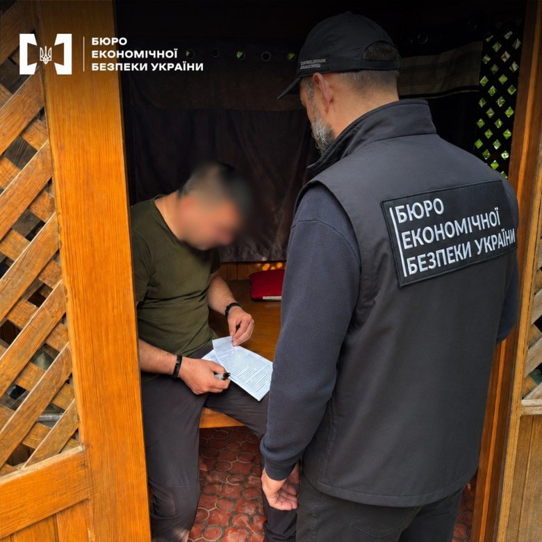 Завозили авто нібито для ЗСУ