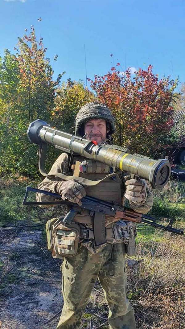 Позицію втримали. Вижили 8 побратимів. Решта загинули, серед них і мій тато, - донька про останній бій українського рекордсмена під Бахмутом 03