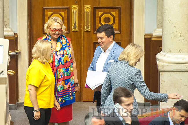 Эмоциональное совещание БПП, объятия Биловола и Безбаха и спор Таруты о богатых и бедных странах, - рабочий день в Раде 12 июля 03