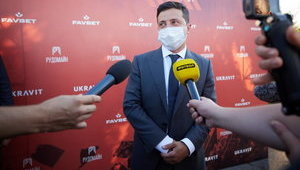 Матч возрожденного ФК "Кривбасс" задержали почти на час из-за опоздания Зеленского. В ОП задержку объяснили разговором с Помпео. ФОТОрепортаж