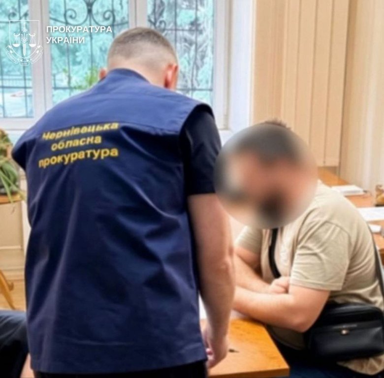 Адвокату из Буковины грозит до 11 лет лишения свободы за схему с гуманитарными автомобилями