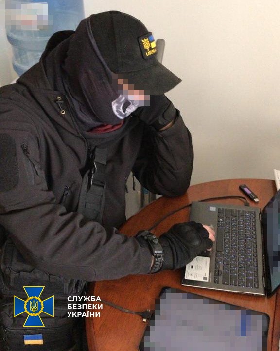 Топчиновник одного з міністерств України незаконно передавав секретні документи електронною поштою, - СБУ 03