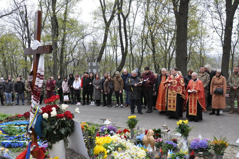 Память Да Винчи почтили на Аскольдовой могиле 05