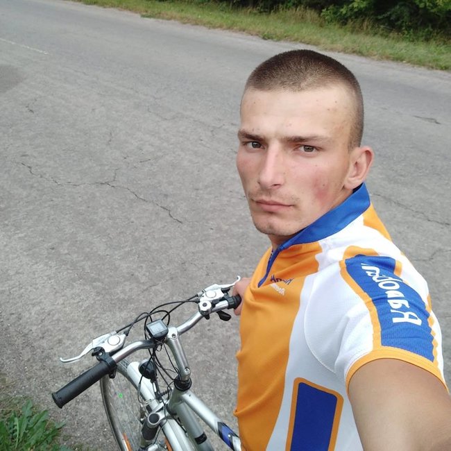 Один проти шістьох. Cправа десантника Андрія Пекельного, який захищав себе та матір на власному подвір’ї 01