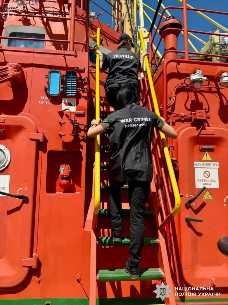 Трьох військових РФ судитимуть за незаконне утримання екіпажу 