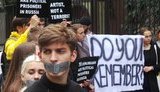 Do you remember?: активисты в Киеве пришли под европейские посольства, чтобы напомнить об узниках Кремля. ВИДЕО+ФОТОрепортаж