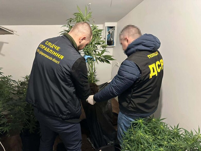 Нацполіція затримала 10 учасників відокремленого підрозділу злочинної спільноти Двадцятівські 01