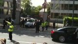 Обама оштрафован в Лондоне на 200 долларов за создание пробок. ВИДЕО.