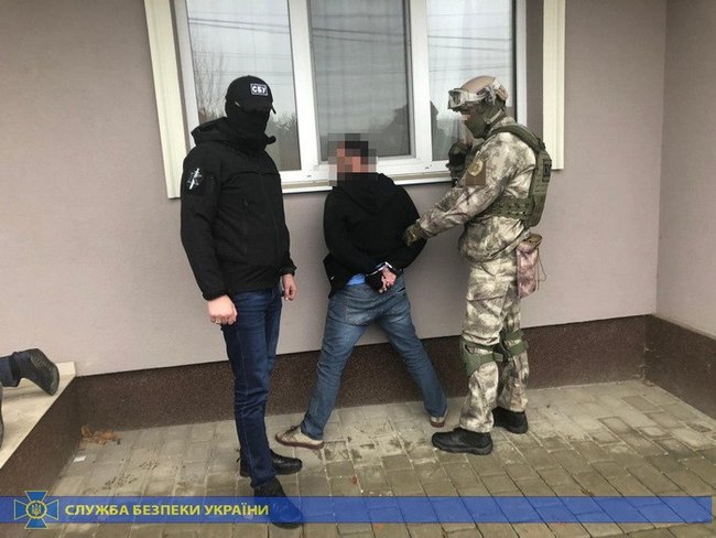 На Закарпатті знешкоджено банду рекетирів, - СБУ 01