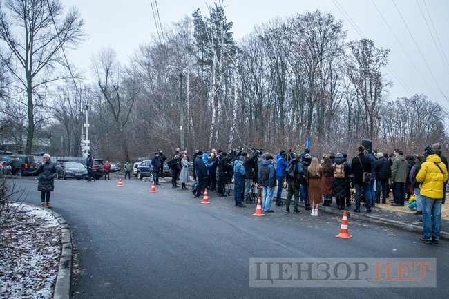 Под Киевом на месте убийства Амины Окуевой поставили памятный знак 16