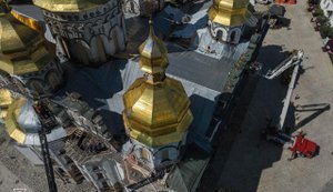 Роботи з консервації пошкодженого унаслідок атаки РФ даху Успенського собору в Лаврі завершені, - ДСНС. ФОТОрепортаж