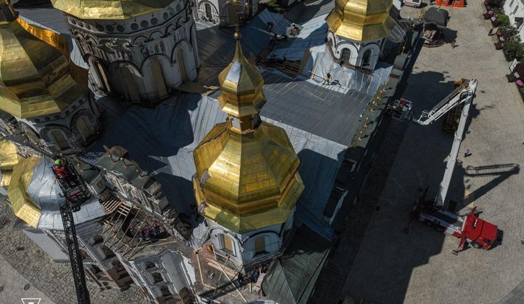 Роботи з консервації пошкодженого унаслідок атаки РФ даху Успенського собору в Лаврі завершені, - ДСНС. ФОТОрепортаж