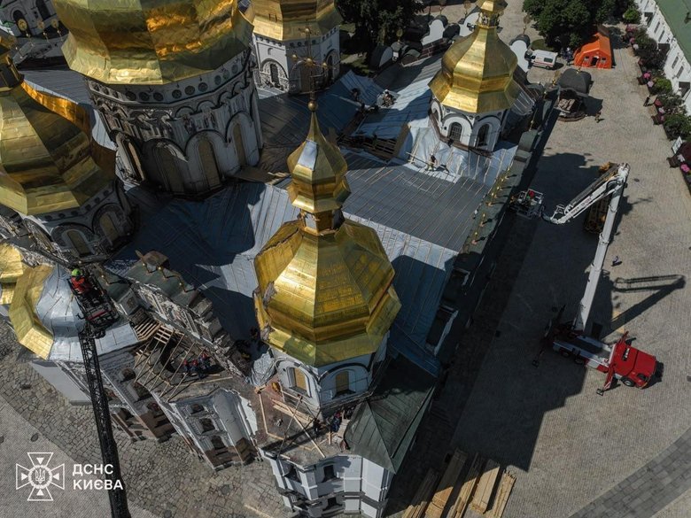 ДСНС завершила відновлення даху Успенського собору в Києво-Печерській лаврі