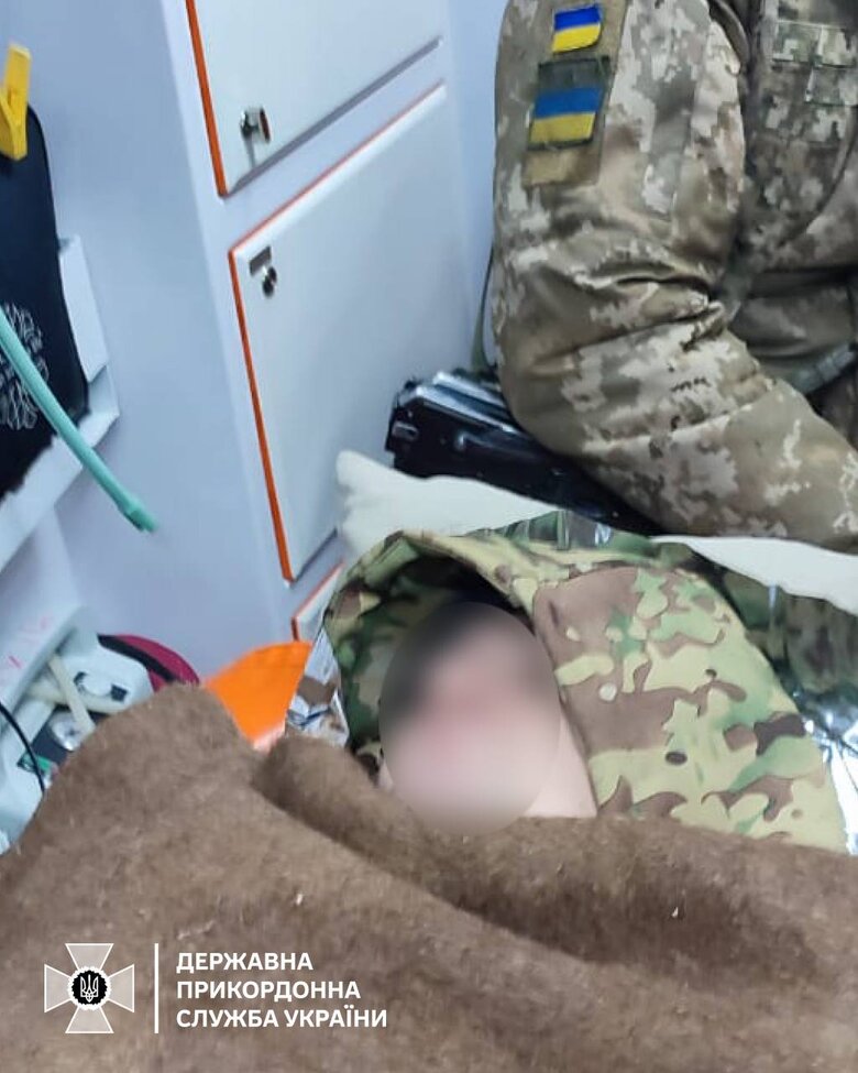 Пограничники спасли жителя Сумщины, который заблудился в горах