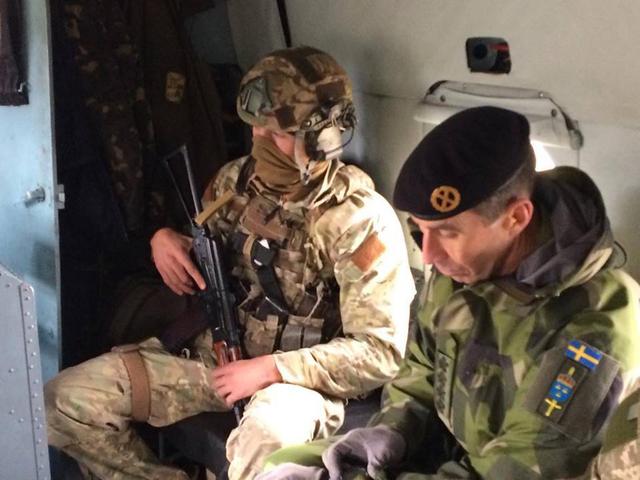 Головнокомандувач збройних сил Швеції Бюден відвідав зону АТО 01