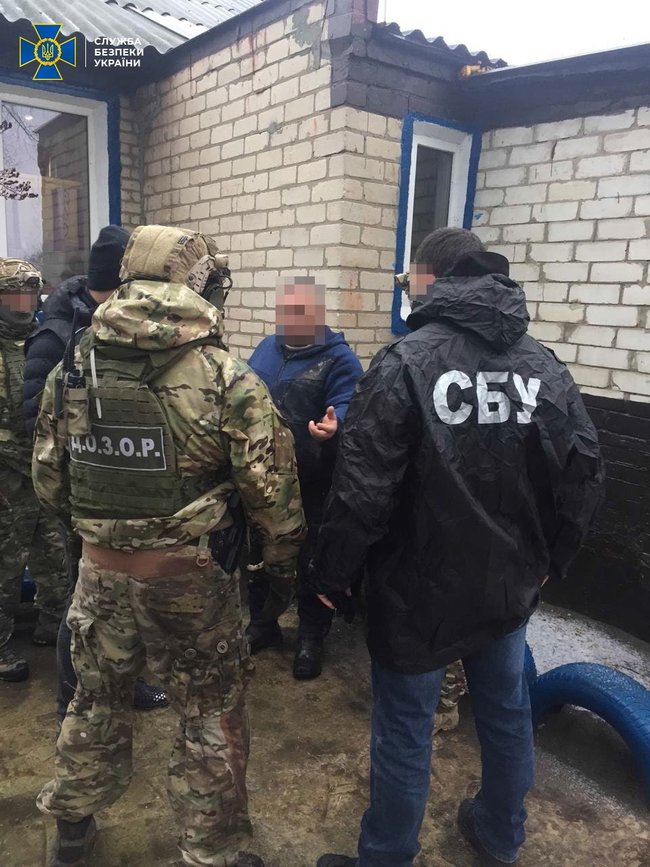 Деятельность группировок, занимавшихся переправкой нелегалов через границу, пресечена в трех областях Украины, - СБУ 01