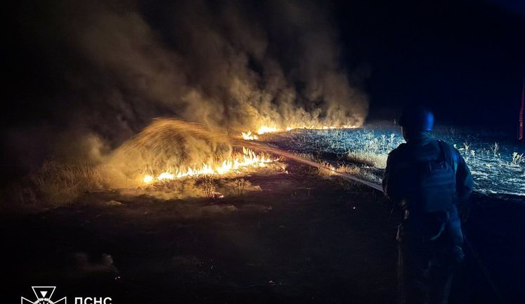 Russian forces shelled Ochakiv and Halytsynove district in Mykolaiv region: houses were damaged and fires broke out. PHOTO