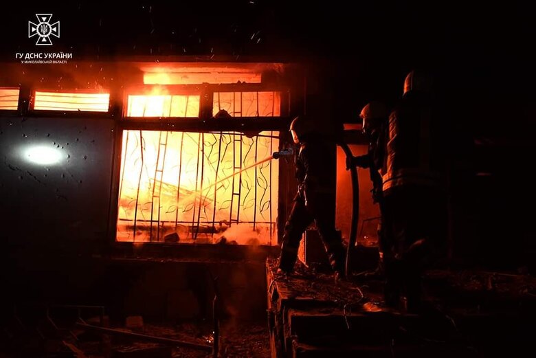 Наслідки ворожих ударів по Миколаєву 02