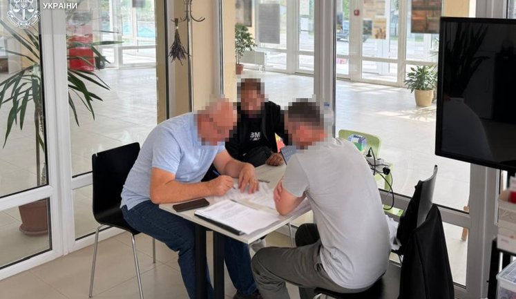 Ввозил BMW и Mercedes в качестве помощи ВСУ, а затем продавал: на Львовщине будут судить иностранца