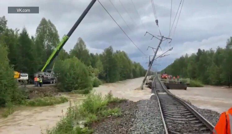 У Бурятії прорвало дамбу, рух поїздів по Байкало-Амурській магістралі зупинили. ВIДЕО