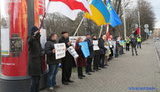 Біля посольства РФ в Латвії протестували проти окупації Криму. ФОТОрепортаж