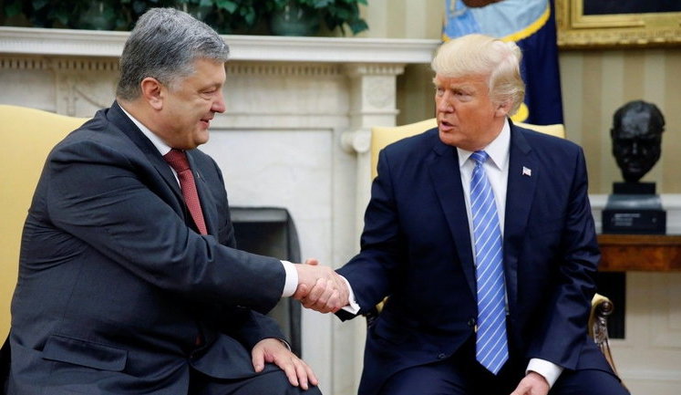 Порошенко выиграл суд против ВВС о клевете про взятку адвокату Трампа Коэну