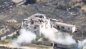 Морские пехотинцы уничтожили точку взлета БПЛА вместе с экипажем и поразили вход в блиндаж, где прятались россияне. ВИДЕО