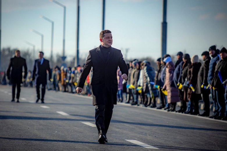 Зеленський на відкритті вантового мосту в Запоріжжі: Наша кінцева мета повністю добудувати цей комплекс мостів 02 Зеленський на відкритті вантового мосту в Запоріжжі: Наша кінцева мета повністю добудувати цей комплекс мостів 02