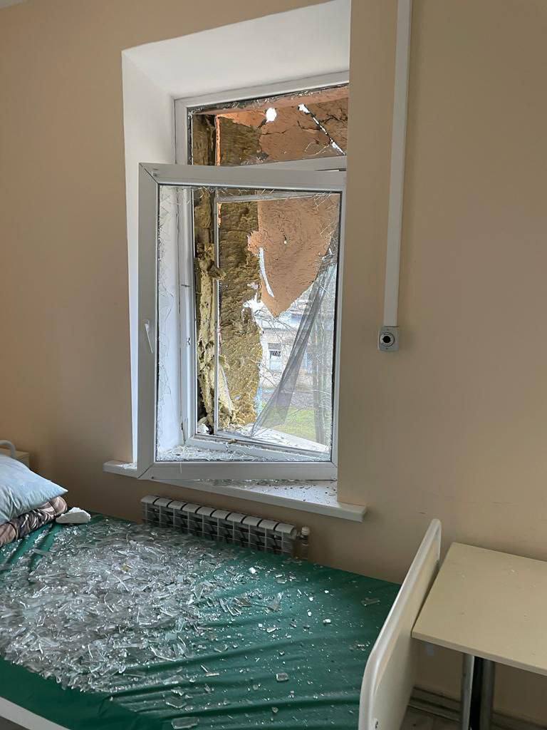 Shelling of Kurakhove: Russians hit private house and infectious department of city hospital 05