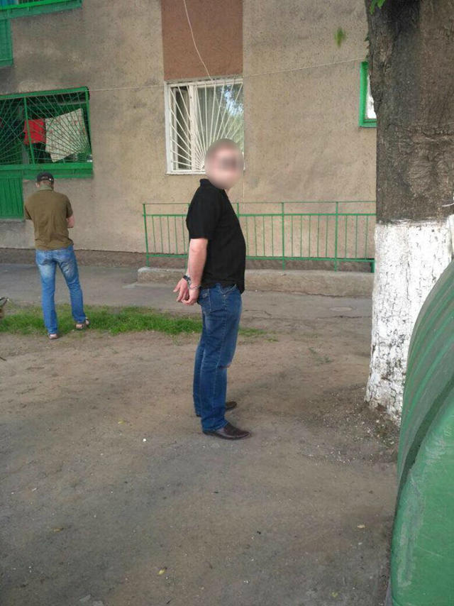 Двое одесских полицейских попались на взятке 2,5 тыс. долл., - прокуратура 02