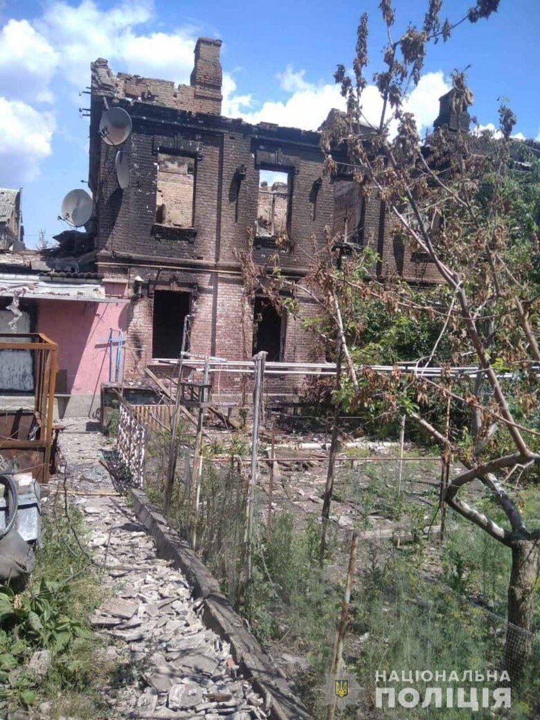 Рашисты за сутки 40 раз обстреляли Луганскую область из авиации и артиллерии. Есть погибшие и раненые, - Нацполиция 04