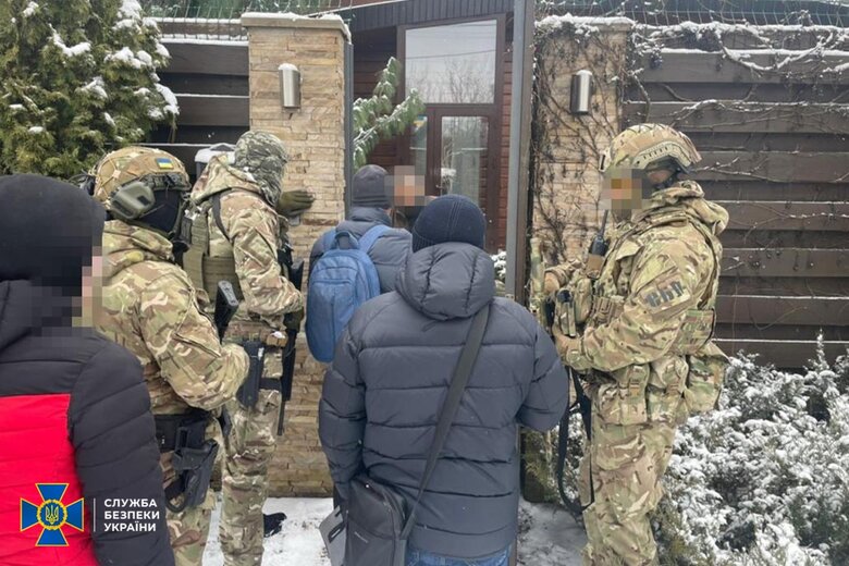Разоблачили дельца, поставлявшего в РФ комплектующие для военных подлодок, - СБУ 02