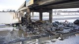 Кадр из "Терминатора" - в реальной жизни. Грузовик врезался в мост. ФОТОрепортаж