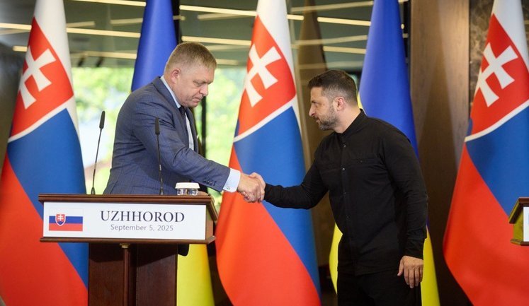 Зеленский сегодня встретится с Фицо в Ереване