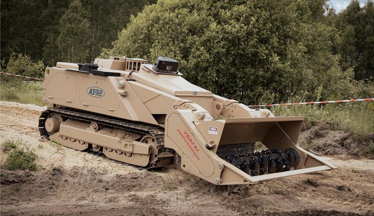 Производители машин для разминирования наращивают поставки техники в Украину: на конец 2025 года поставлено 135 единиц