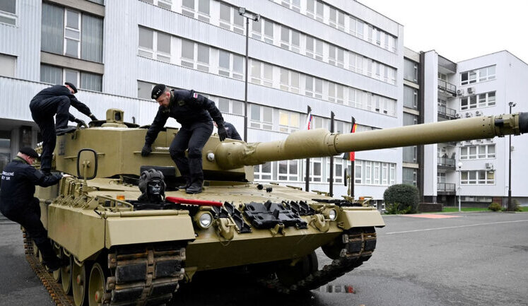 Germany does not exclude supply of Leopard tanks to Ukraine, consultations are ongoing, - government of Germany