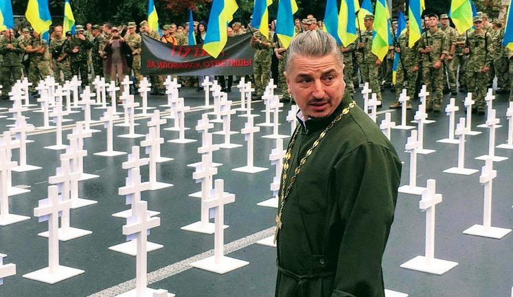 Днепровский капеллан Поворотный жестко ответил Коломойскому по "забытой крови"