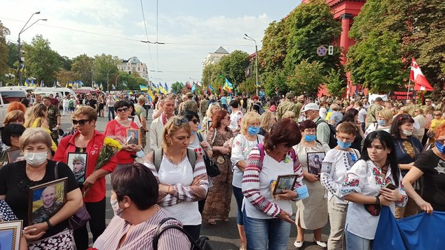 У центрі Києва відбувся Марш захисників України 05