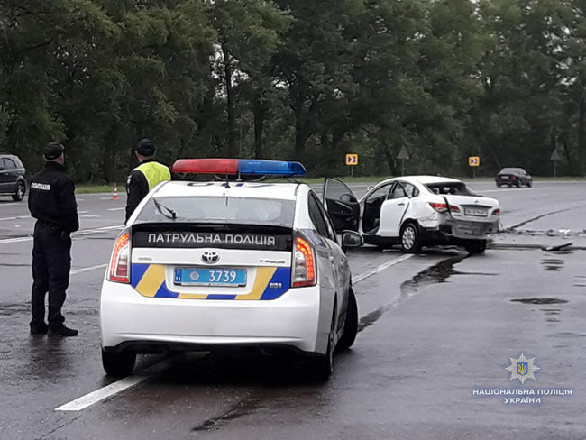 Двоє людей загинуло, троє травмовано внаслідок ДТП на Вінниччині, - поліція 02