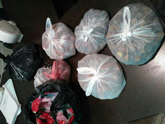 55 кг бурштину вилучили на Рівненщині, - Нацполіція 02 55 кг бурштину вилучили на Рівненщині, - Нацполіція 02