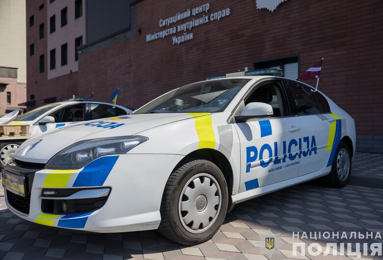 Латвія передала Нацполіції України 12 автомобілів та IT-обладнання для штурмової бригади "Лють"