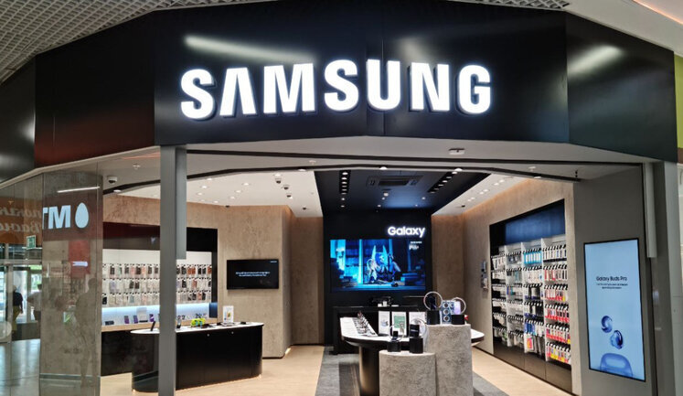 Samsung призупиняє постачання телефонів та чіпів до Росії, - Bloomberg